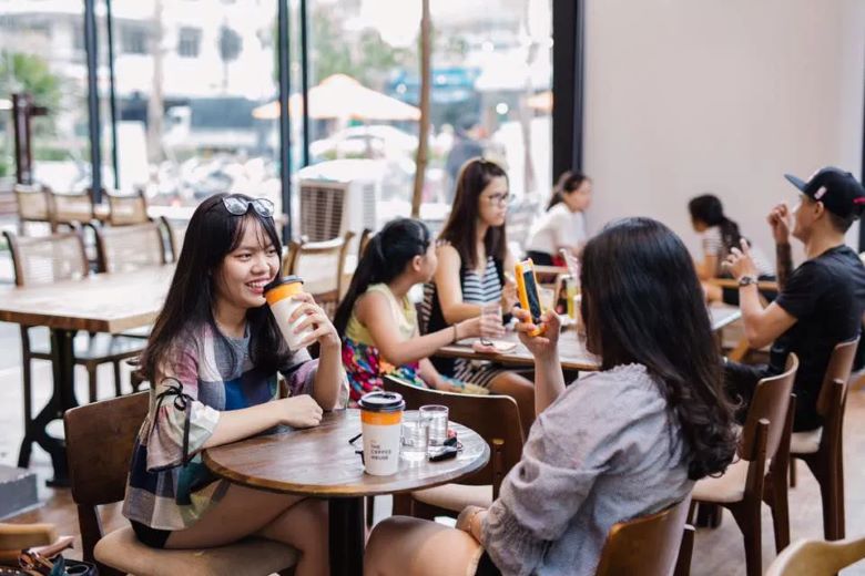 Khách hàng mục tiêu của quán có thể là những bạn trẻ học sinh, sinh viên