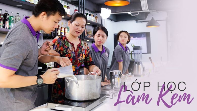 Tham gia lớp học dạy làm kem 