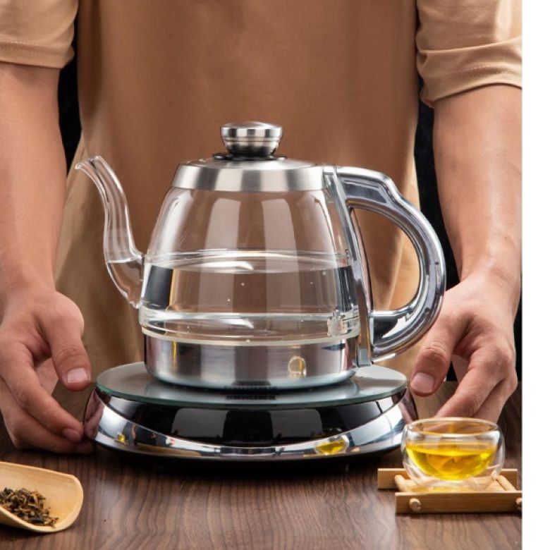 Bình pha trà và ấm đun nước
