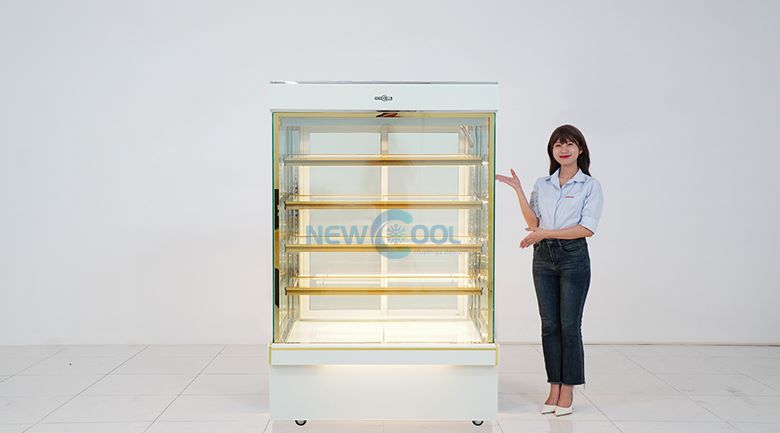 Thực tế mẫu tủ trưng bày bánh kem 5 tầng 1m2