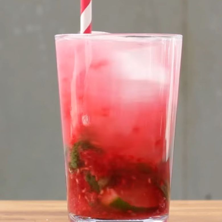Mojito phúc bồn tử đẹp mắt, độc đáo