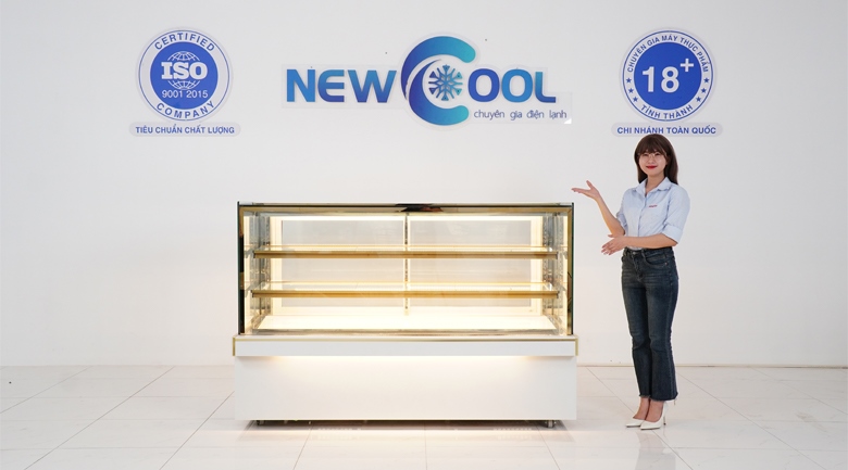 Thực tế mẫu tủ bánh kem 3 tầng 1m8 MA660V