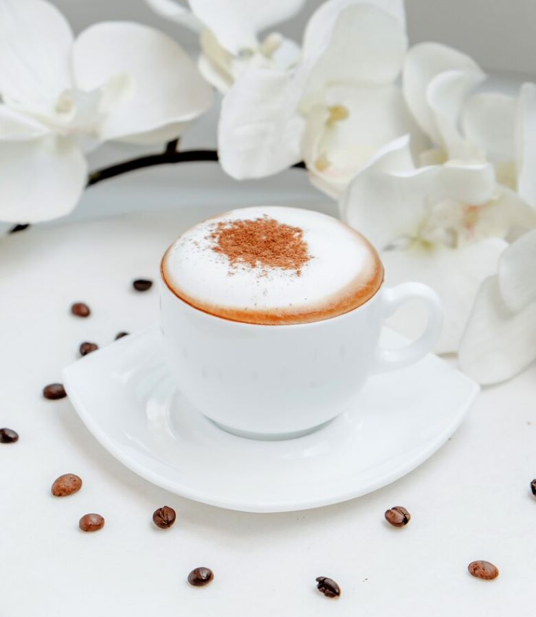 Sử dụng bột cacao rắc lên trên bề mặt
