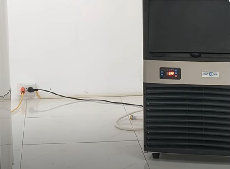 Cần kiểm tra điện áp tại ổ cắm hoặc điểm nối giữa máy và nguồn điện