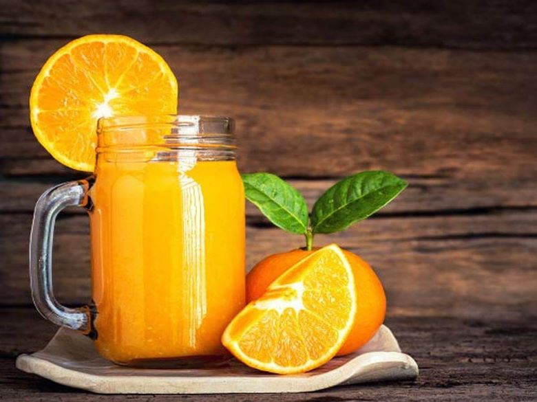 Nước ép cam là nguồn cung cấp dồi dào vitamin C