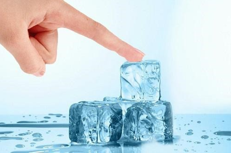 Đá viên tinh khiết sẽ lâu tan hơn