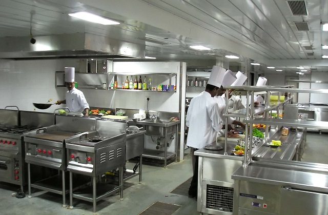 Tủ đông và tủ bảo ôn đều phù hợp với các gian bếp nhà hàng