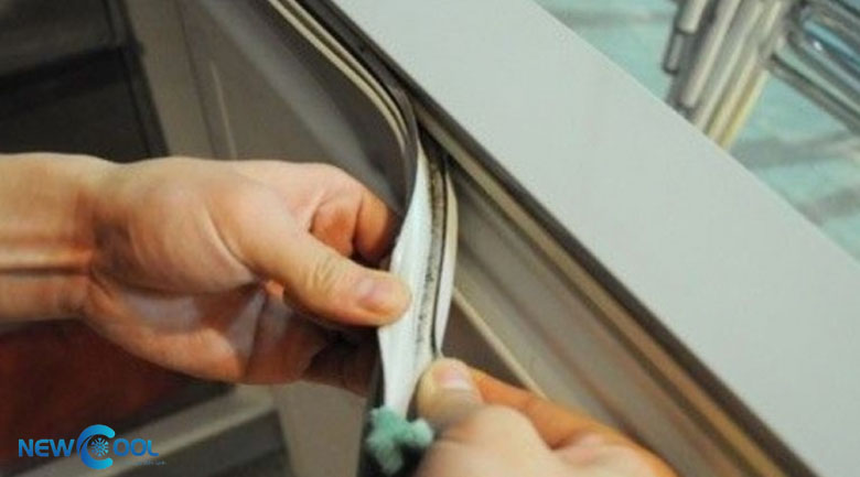 sửa tủ mát bị chảy nước, gioăng cửa