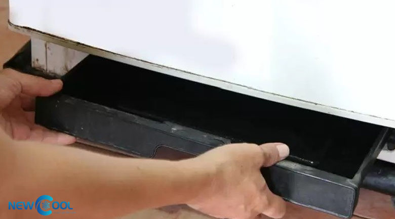 sửa tủ mát bị chảy nước, vệ sinh