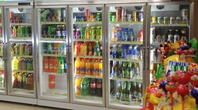 Tủ lạnh trưng bày nước ngọt lưu ý