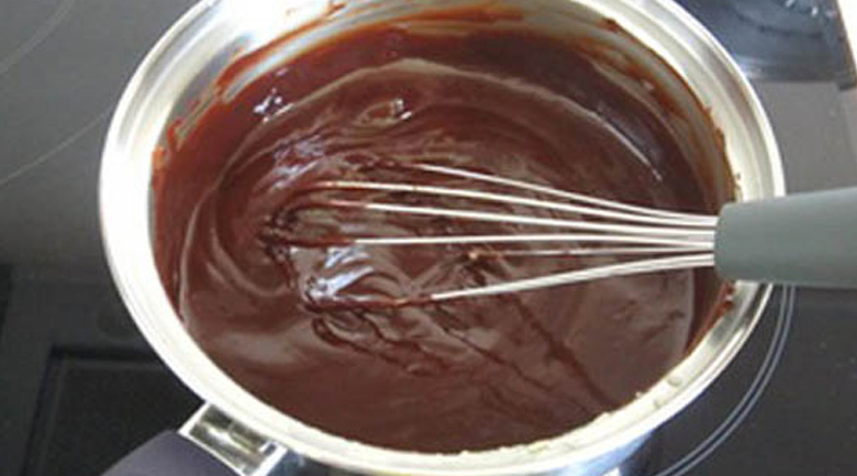 hướng dẫn làm kem chocolate, hòa tan