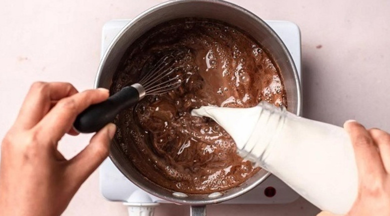 hướng dẫn làm kem chocolate, hỗn hợp sữa