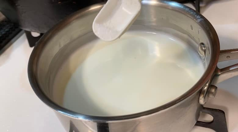 hướng dẫn làm kem milo, đun hỗn hợp
