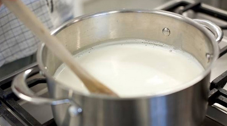 hướng dẫn làm kem oreo, đun sữa