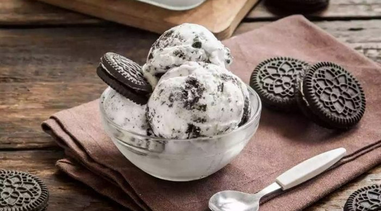 hướng dẫn làm kem oreo, thưởng thức
