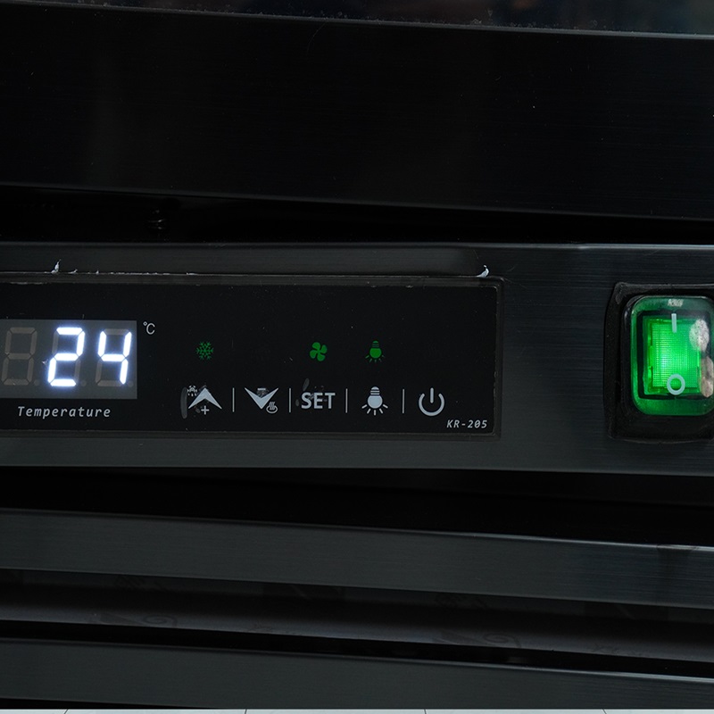 Tủ mát bảo quản thịt bò 3 cánh TB018.001 - 3