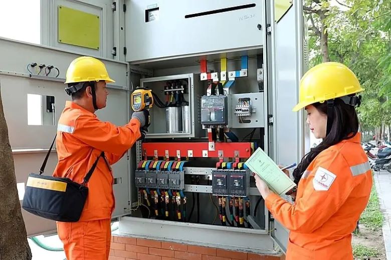 Sử dụng máy làm đá giá rẻ không rõ nguồn gốc làm tiền điện tăng vọt