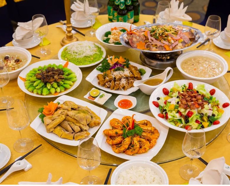 Đảm bảo chất lượng món ăn trước khi phục vụ