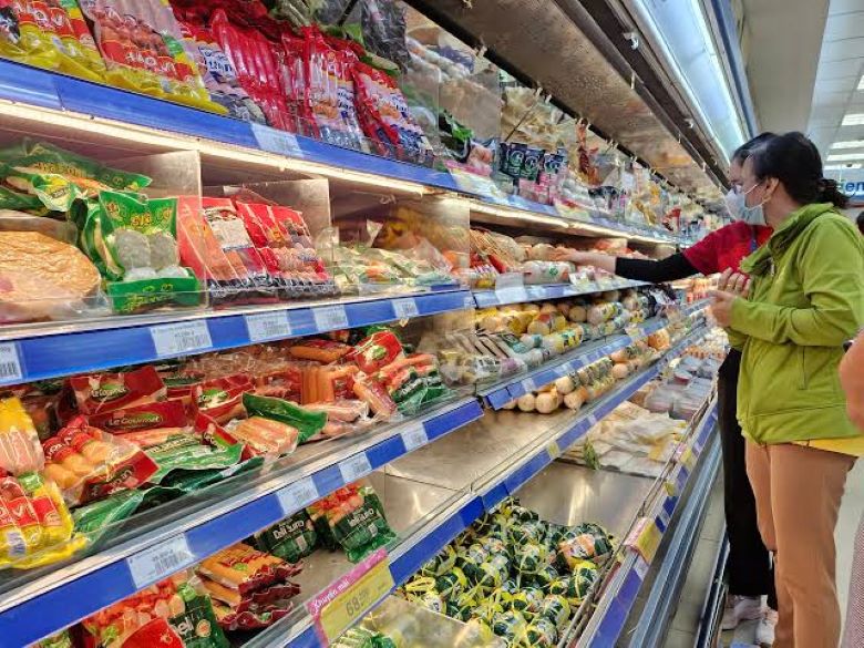 Thực phẩm chín, thịt nguội và giò chả