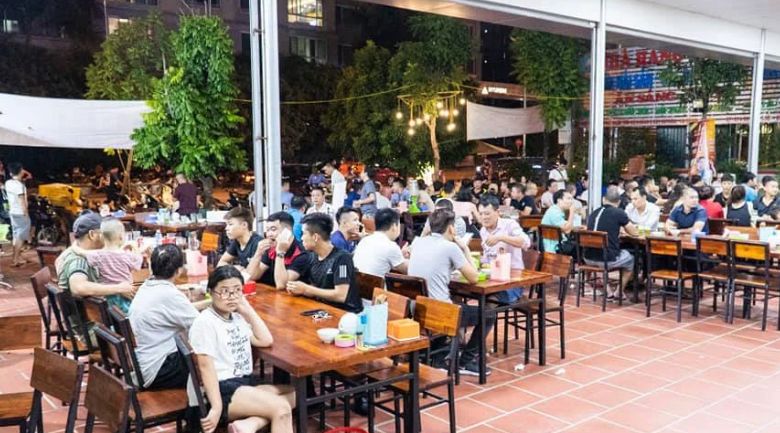 Nhà hàng phục vụ khoảng 100-200 suất ăn/ngày
